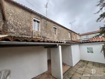 maison 5 pièces - 74.16m2 - centre-ville de la garnache