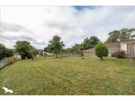 terrain 825 m² coueron