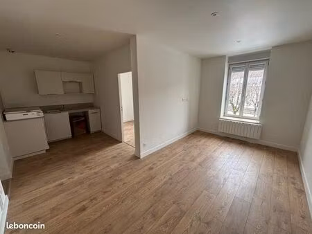 à louer – appartement t3 51 m² – centre-ville la bourboule – dpe c