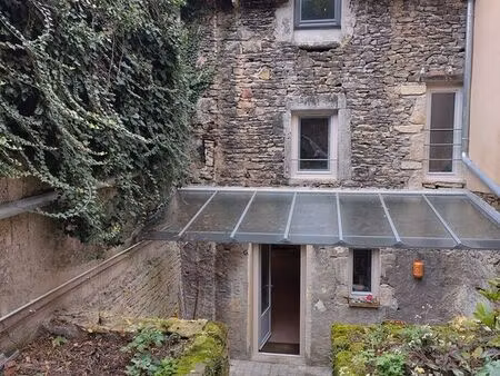 magnifique maison completement rénovée dans le centre de cremieu