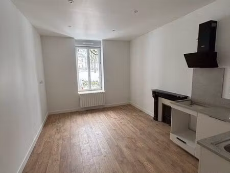 à louer – appartement t2 refait à neuf 36 m² – centre-ville la bourboule