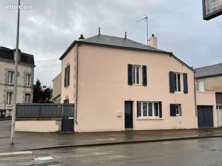 maison 5 pièces 125 m2 centre parthenay