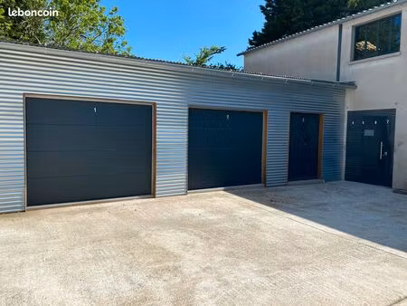 garde meubles  local  garage  box de stockage 4m² à 30 m² niort / bessines