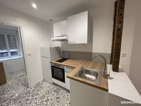 studio 1 pièce 28 m²