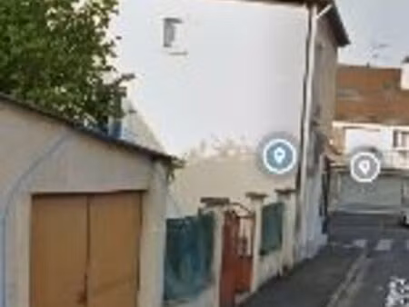 box fermé pour voiture ou stockage à 100m du métro 14