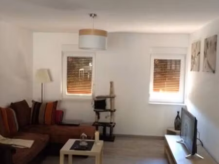 location maison de village