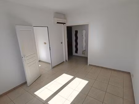 appartement t3 centre village