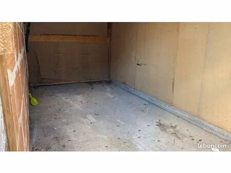 a louer box stockage / garage à ussac