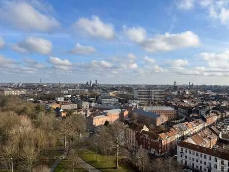 instapklaar 2 slpk-appartement (90m²) met terras én prach...