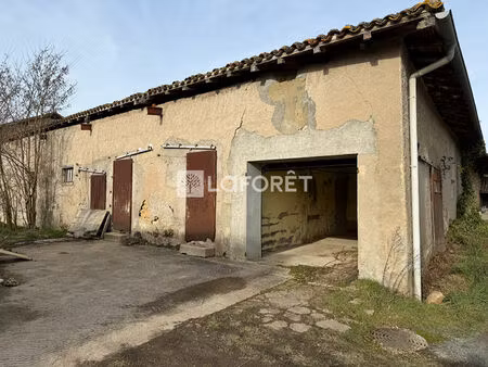 dépendance/garage à vendre baneins 19.5 m2