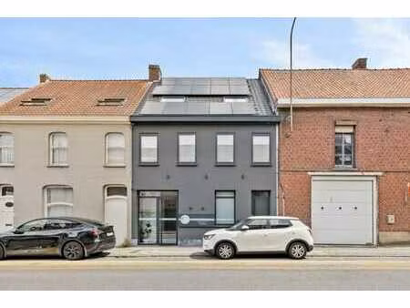 surface commerciale avec appartement