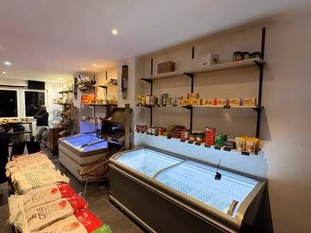 rdc commercial avec bonne visibilité