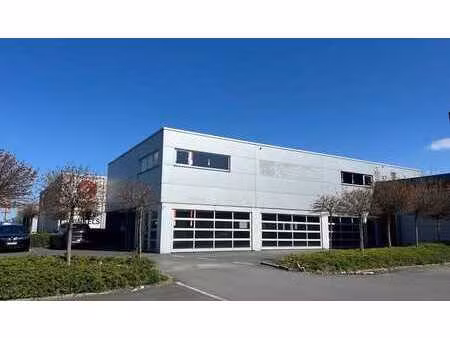 entrepôt commercial avec showroom à louer à wetteren.