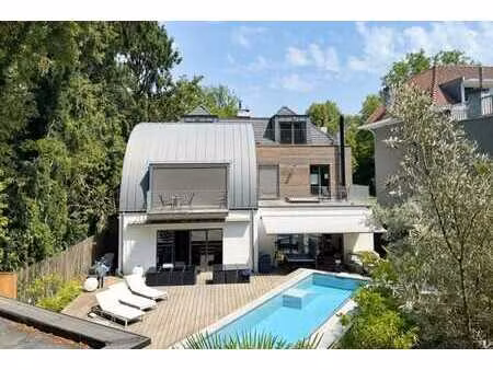 villa neuve de ± 690 m² bruts avec piscine et prof. libérale