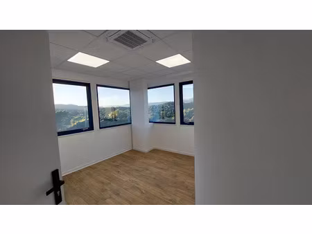 location locaux professionnels 10 m² à le cannet (06110)  480 €