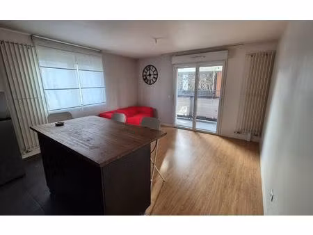 location appartement  59.89 m² t-3 à cergy  1 350 €