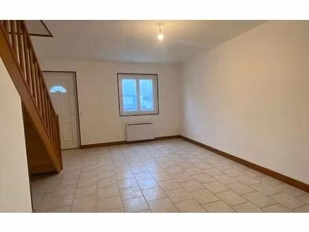 location maison  m² t-2 à pécy  652 €