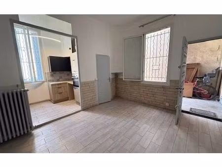 appartement marseille 4 m² t-3 à vendre  129 000 €