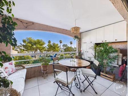 antibes port vauban vaste 3 pièces + terrasse a 2 pas du ce