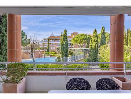 appartement t5 avec terrasse  balcon  garage et piscine