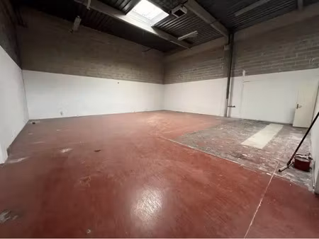 local d'activités de 405m²