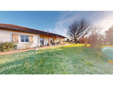 ensemble immobilier maison principale + maison avec 2 studios + terrainchateau gaillard 5 