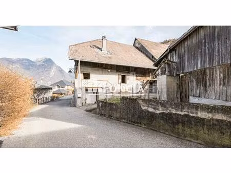 maison de village à réinventer  volumes et dépendances