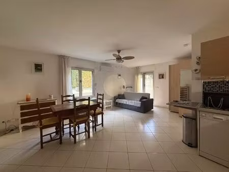 2 pièces meuble - parking - quartier de la plage