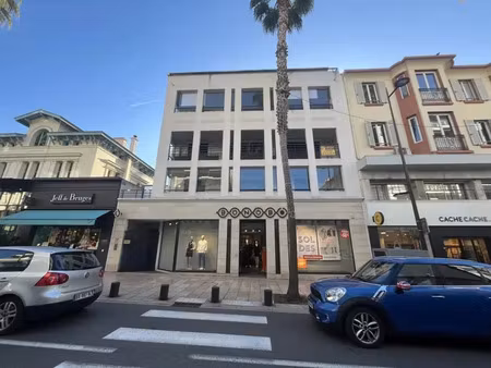 a louer  bureaux surface 66.50 m² environ  secteur hyper centre antibes