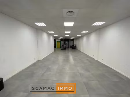 local commercial de 151m²