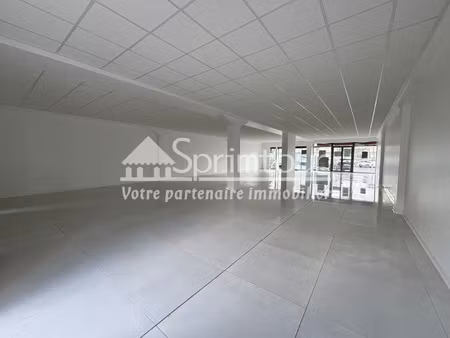 local commercial (200m2) - jarry 97122 baie-mahault