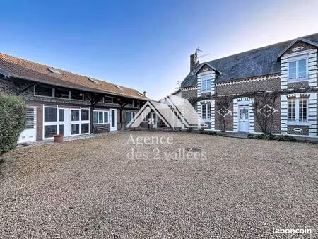 propriété 5 pièces 245 m²