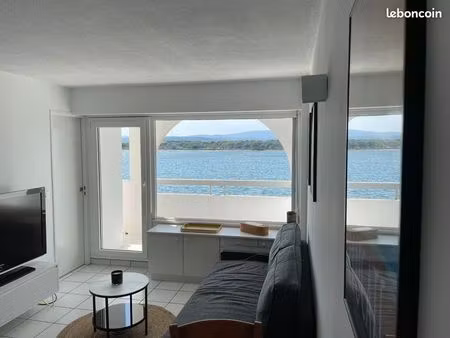loue t2 rénové et meublé port-leucate