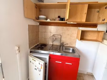 studette a 10 min de la gare