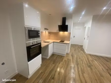 t2 oullins centre 43m2