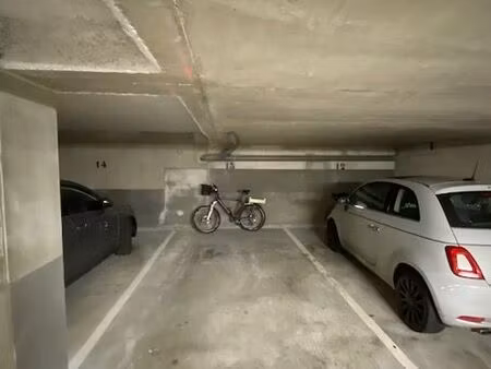 loue 1 place de parking cimetière notre-dame de versailles