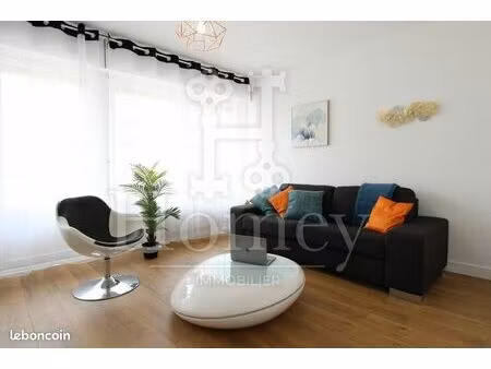 studio 1 pièce 25 m²