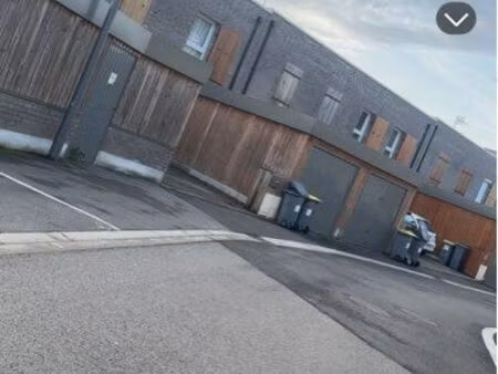 jolie maison jardin garage parking