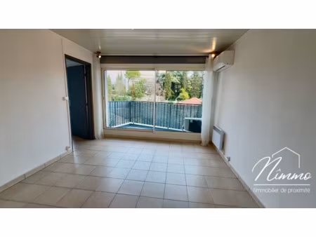 nimes proche fontaine appartement avec parking