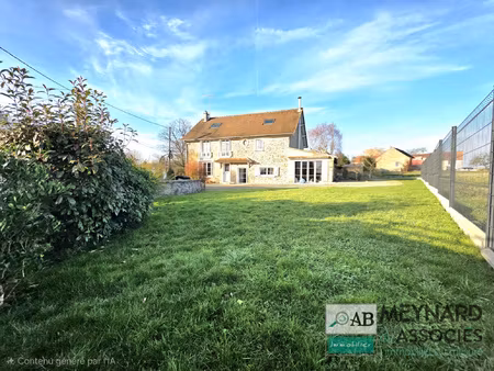 maison briarde rénovée de 200 m2 avec piscine