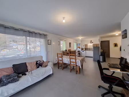 appartement 3 pièces 79m2 au centre d'aigueblanche