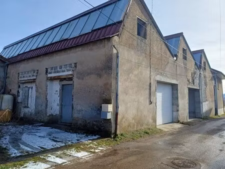 entrepôt de 360 m² proche des grands axes.