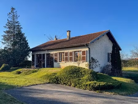 maison sur sous-sol complet centre village