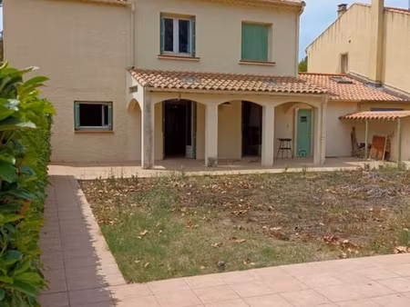 maison de ville t5/6 / jardin / 2 garages