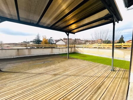 appartement t3 entierement renove de 58 m²  terrasse securisee de 53 m²  2 chambres  garag