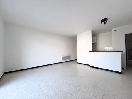 palavas les flots studio de 28 m² + parking privatif