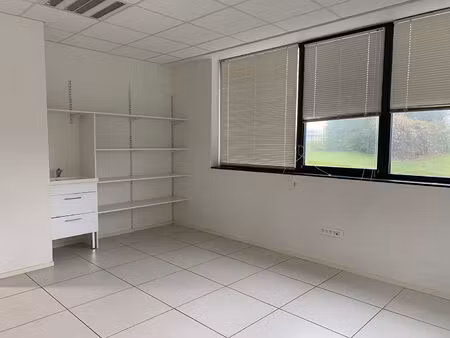 a louer bureaux bord rn 12 -lamballe 22400