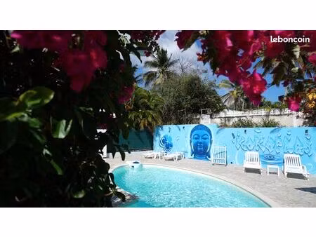 studio avec piscine à 150m de la plage et du spot de surf du helleux à ste-anne et à 5 min