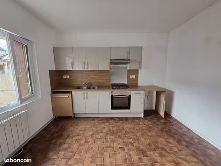 maison 3 pièces - 82m² - avec parking et jardinnet