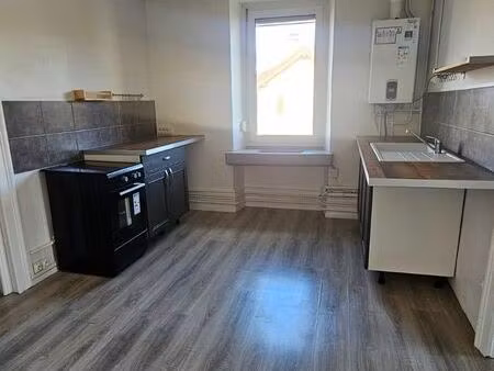 charmant appartement t2 à louer – rue du 17 novembre  mandeure